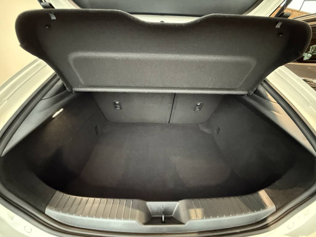 MAZDA MAZDA3 5 PORTES 2024 2.0L E-SA-X M HYBRID 186 CH BVM6 HOMURA