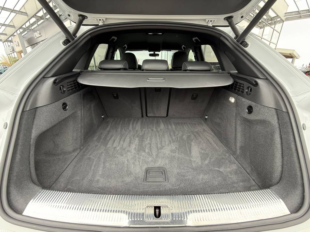 AUDI Q3 1.4 TFSI COD 150 CH S TRONIC 6 S LINE