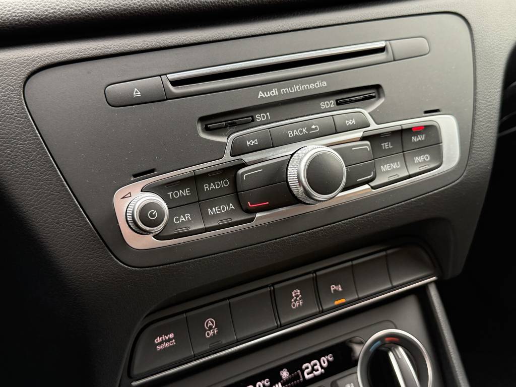 AUDI Q3 1.4 TFSI COD 150 CH S TRONIC 6 S LINE