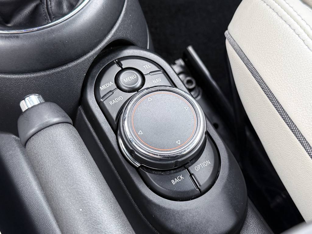 MINI CABRIOLET F57 COOPER S 192 CH BVA6 FINITION EXQUISITE 2P