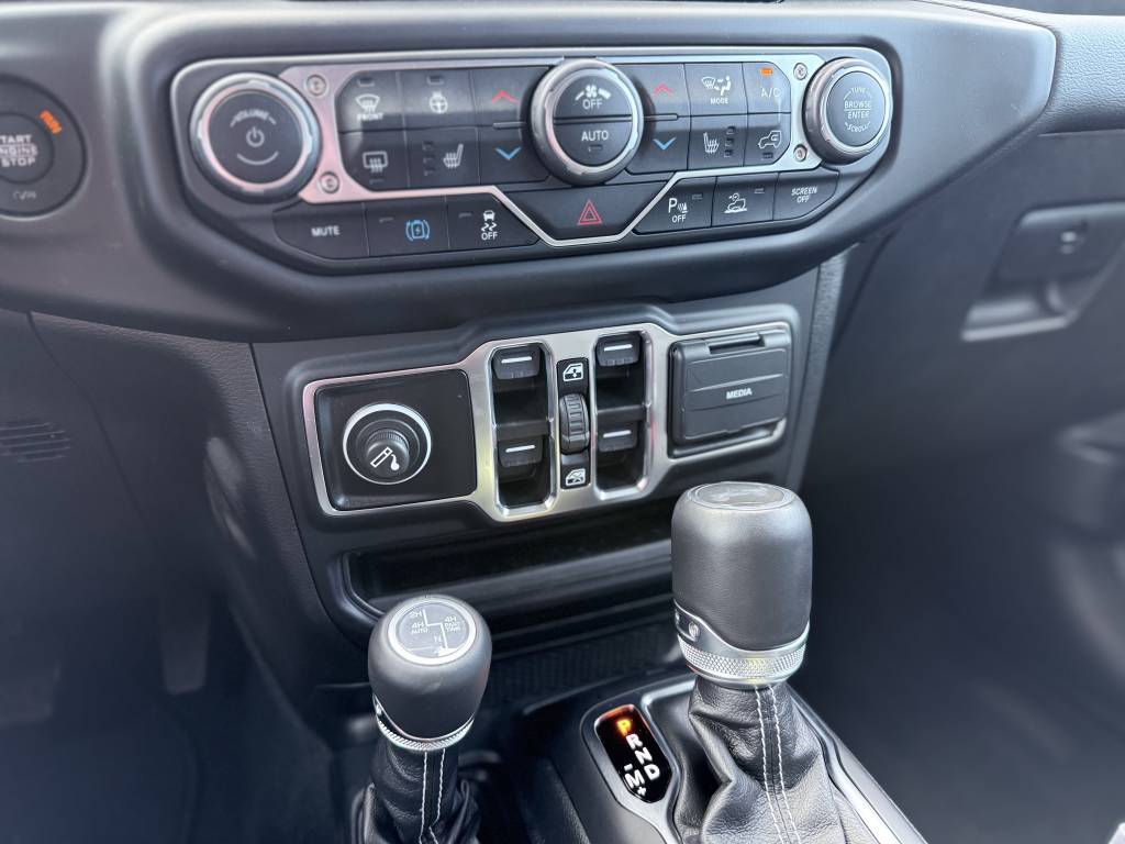 JEEP WRANGLER UNLIMITED 4XE 2.0 L T 380 CH PHEV 4X4 BVA8 SAHARA 272