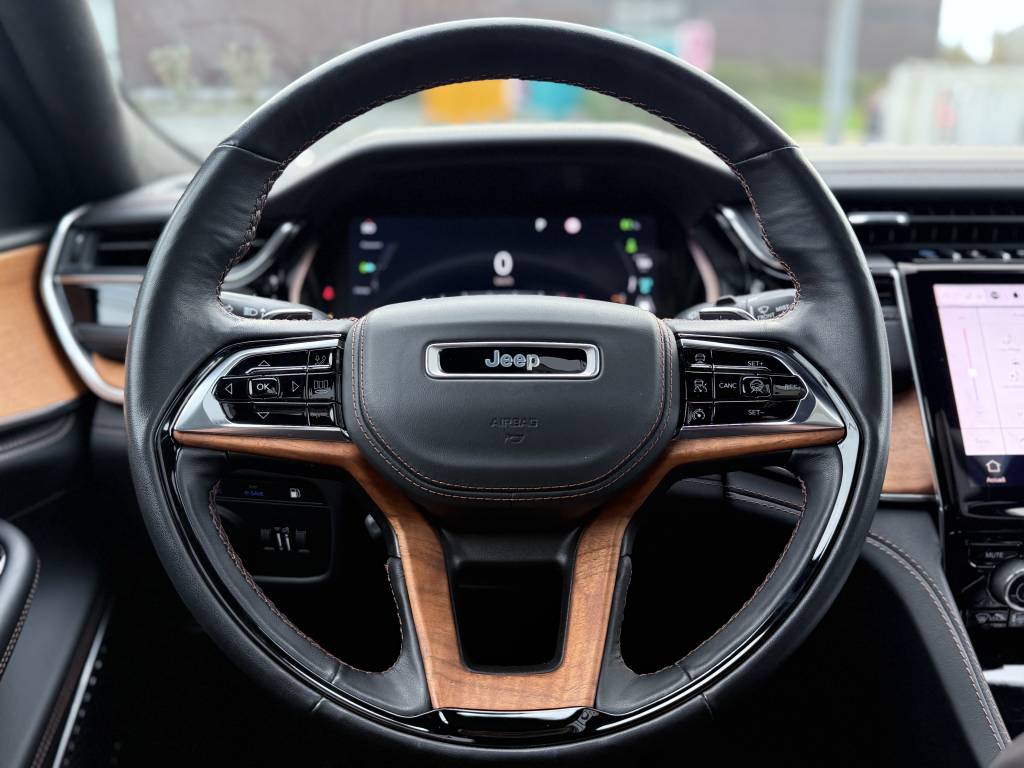 JEEP GRAND CHEROKEE 4XE 2.0 L T 380 CH PHEV 4X4 BVA8 SUMMIT RESERVE EXCLUSIVE LA 272