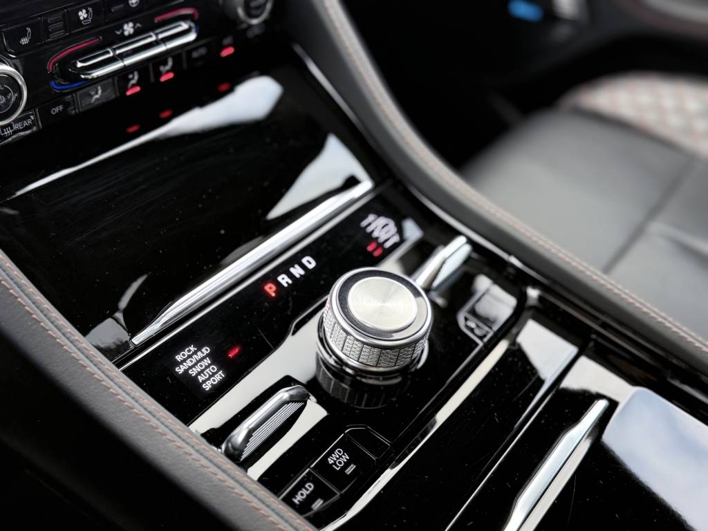 JEEP GRAND CHEROKEE 4XE 2.0 L T 380 CH PHEV 4X4 BVA8 SUMMIT RESERVE EXCLUSIVE LA 272