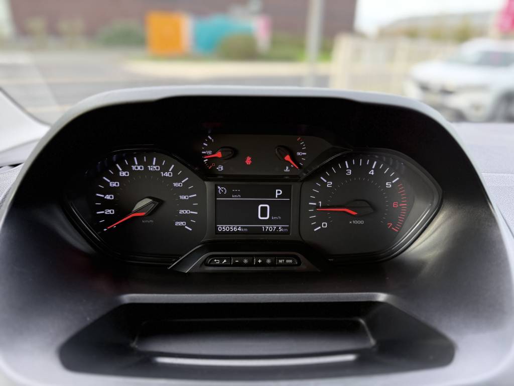 PEUGEOT PARTNER FOURGON STANDARD 650 KG BLUEHDI 130 S&S EAT8 ASPHALT 4P