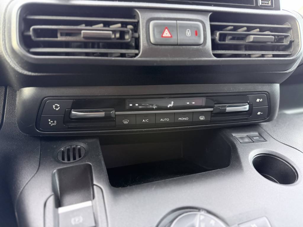 PEUGEOT PARTNER FOURGON STANDARD 650 KG BLUEHDI 130 S&S EAT8 ASPHALT 4P