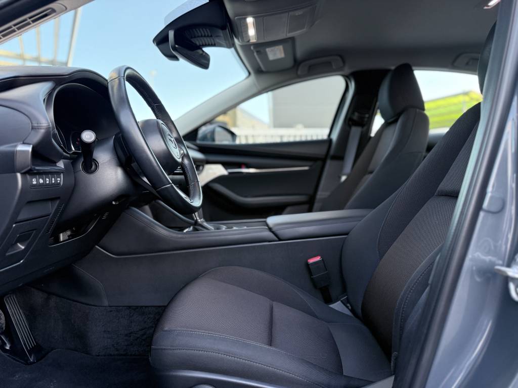 MAZDA MAZDA3 BERLINE 2024 2.0L E-SA-X M HYBRID 186 CH BVA6 EXCLUSIVE-LINE 4P