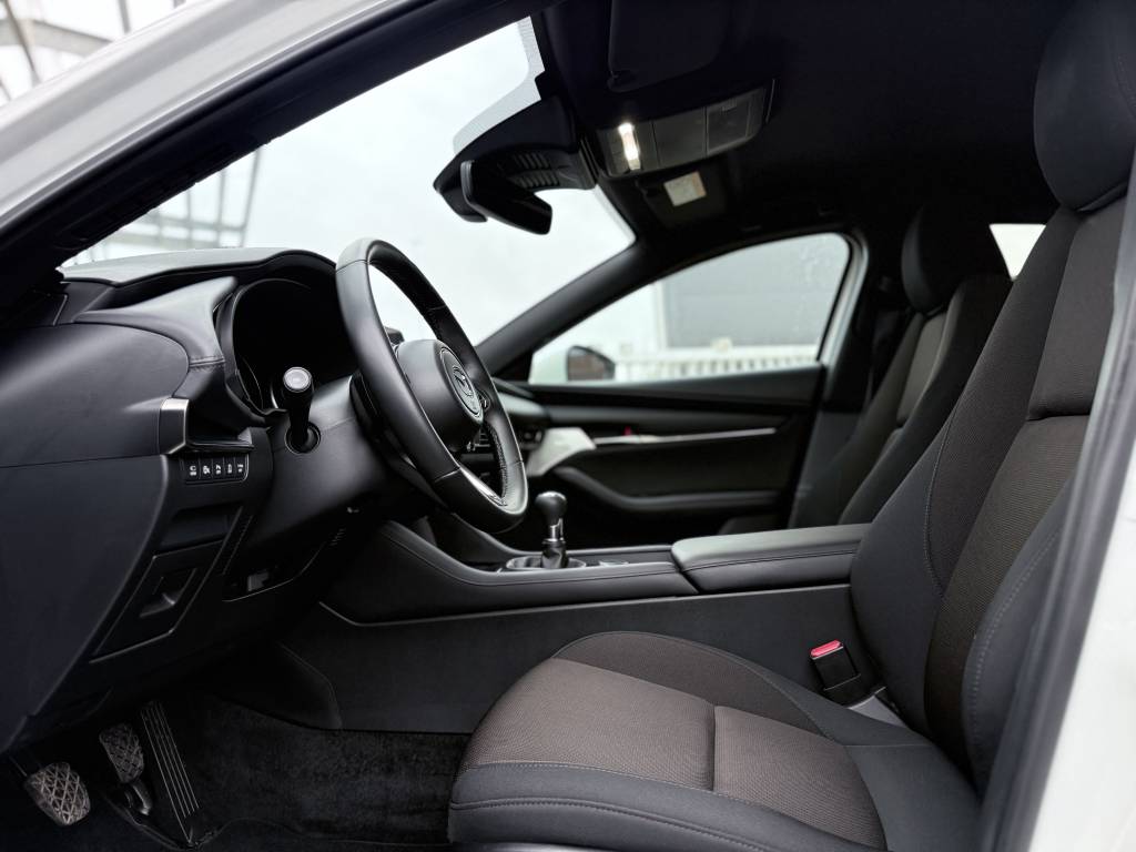 MAZDA MAZDA3 5 PORTES 2025 2.0L E-SA-X M HYBRID 186 CH BVM6 EXCLUSIVE-LINE