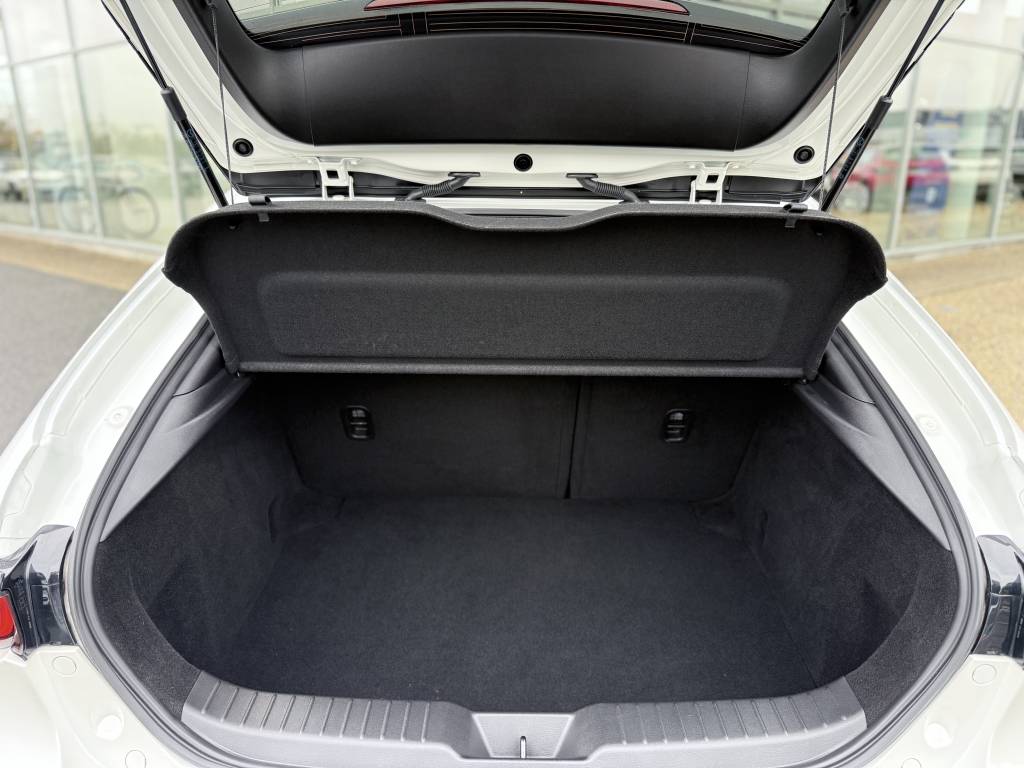 MAZDA MAZDA3 5 PORTES 2025 2.0L E-SA-X M HYBRID 186 CH BVM6 EXCLUSIVE-LINE