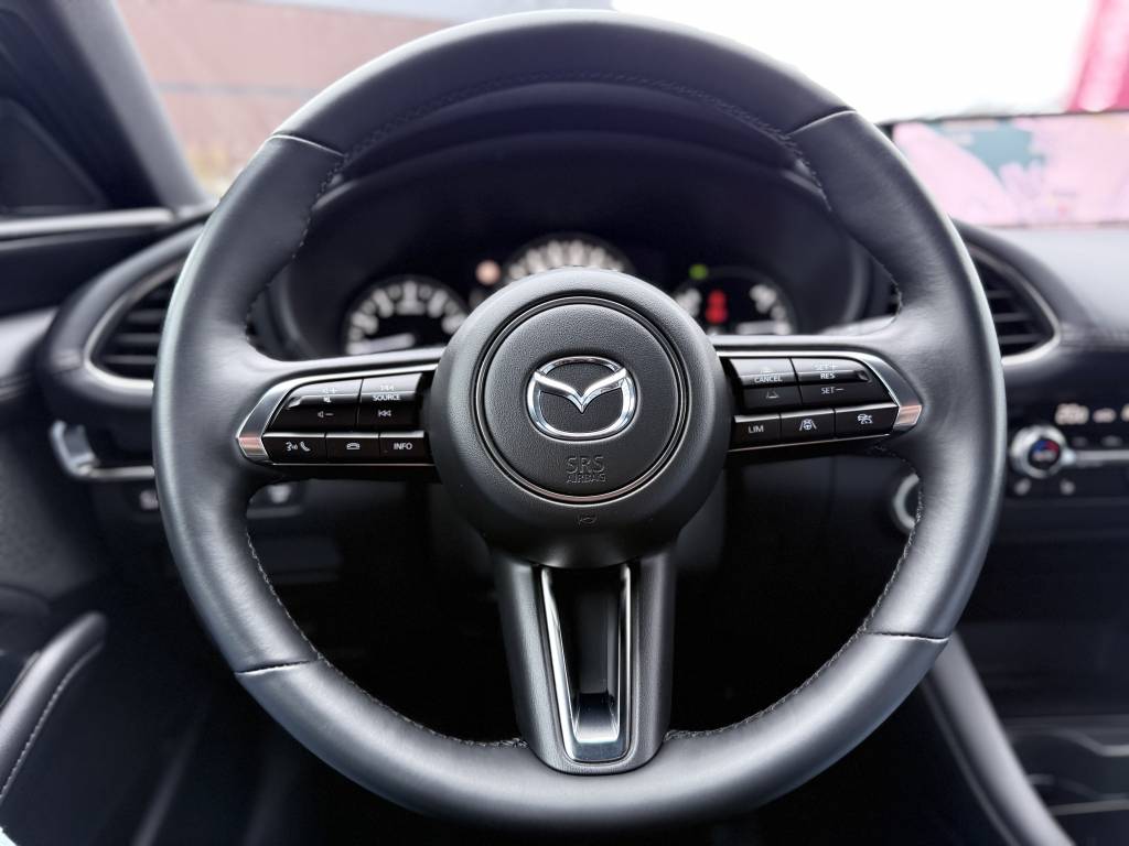 MAZDA MAZDA3 5 PORTES 2025 2.0L E-SA-X M HYBRID 186 CH BVM6 EXCLUSIVE-LINE