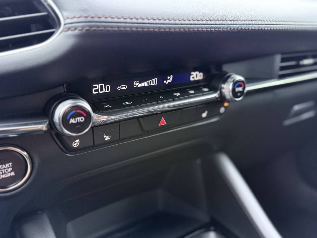 MAZDA MAZDA3 5 PORTES 2025 2.0L E-SA-X M HYBRID 186 CH BVM6 EXCLUSIVE-LINE