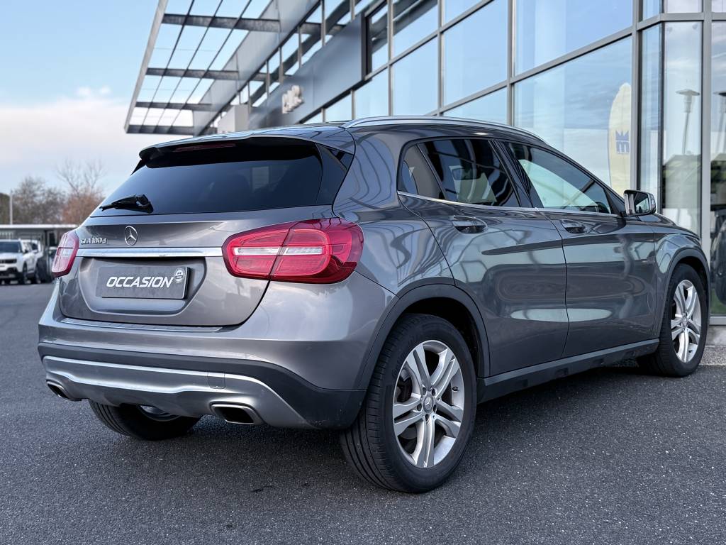 MERCEDES CLASSE GLA 180 D SENSATION 7-G DCT A 109