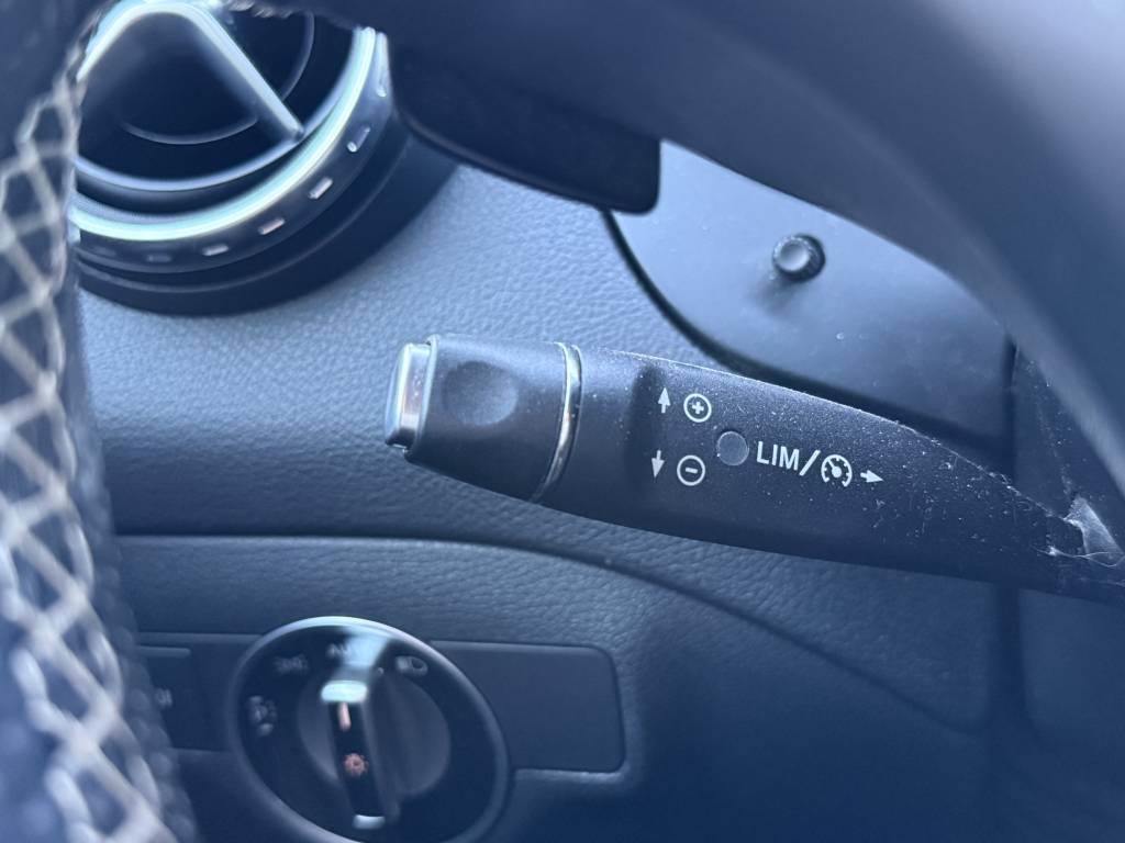 MERCEDES CLASSE GLA 180 D SENSATION 7-G DCT A 109