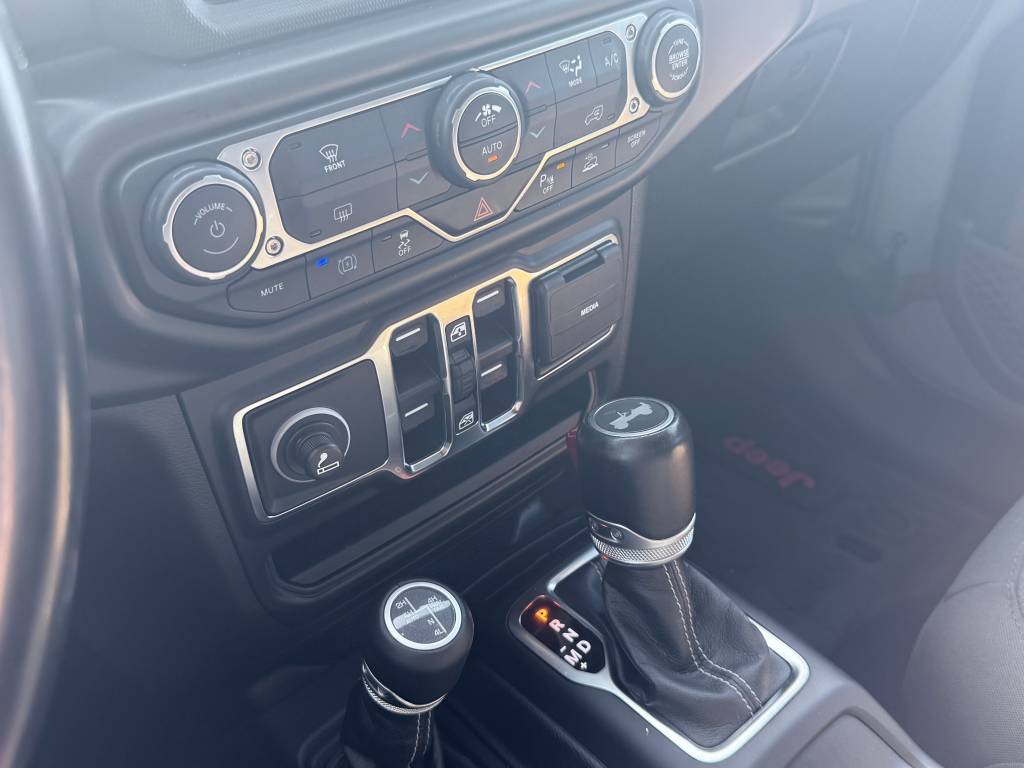JEEP WRANGLER UNLIMITED 4XE 2.0 L T 380 CH PHEV 4X4 BVA8 SAHARA 272